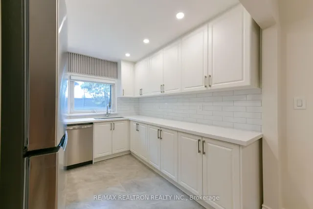 Additional image 13 of 150 Upper Canada Dr