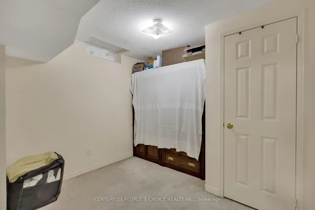 Additional image 41 of 46 Commodore Dr