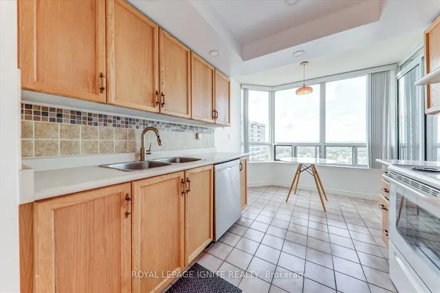 Additional image 14 of 330 Alton Towers Circ Unit 1801