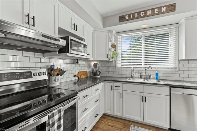 Additional image 12 of 992 Garth St