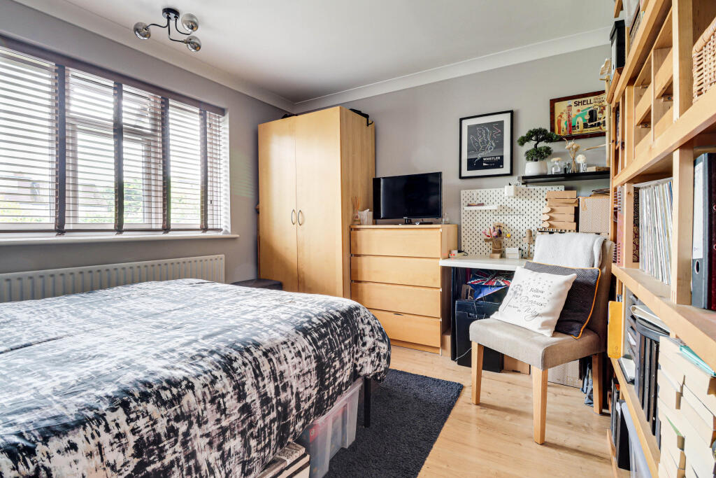 Additional image 12 of Springfield Crescent, Harpenden, Hertfordshire, AL5