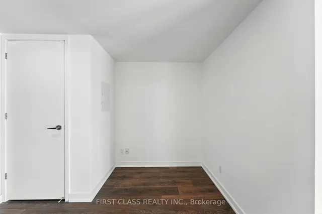 Additional image 10 of 501 Yonge St Unit 1802