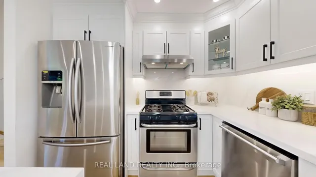 Additional image 11 of 38 Cresthaven Dr