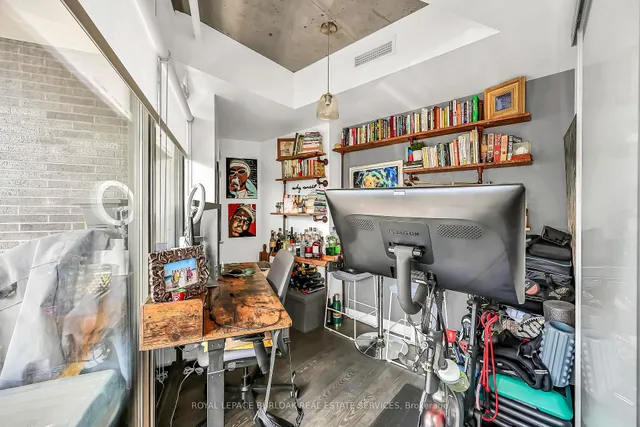 Additional image 20 of 1201 Dundas St Unit 902