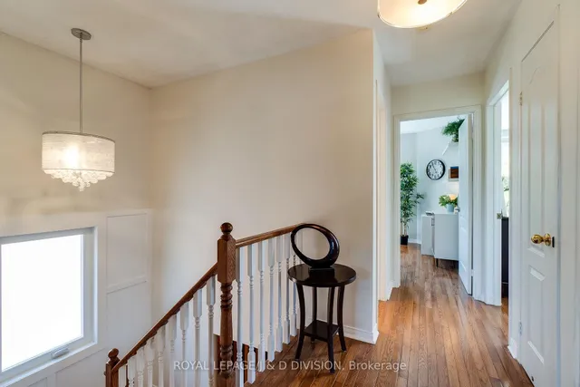 Additional image 23 of 2448 Capilano Cres