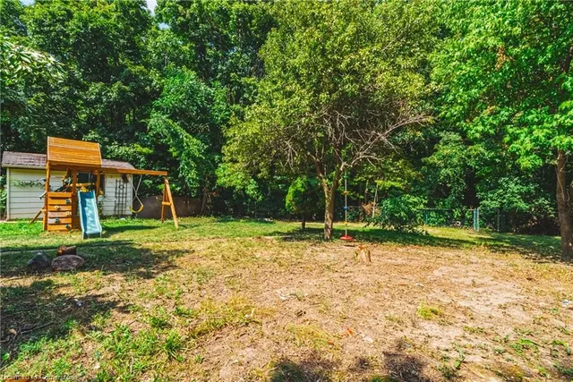 Additional image 46 of 49 Pinard St