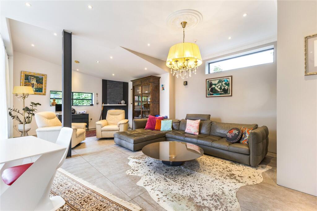 Additional image 4 of West Riding, Bricket Wood, St. Albans, Hertfordshire, AL2