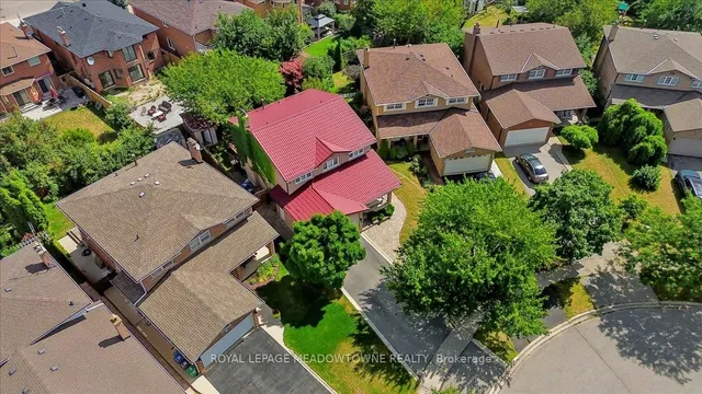 Additional image 2 of 836 Greycedar Cres