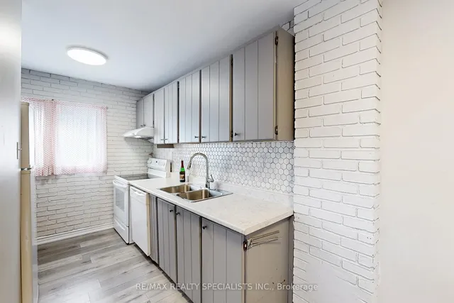 Additional image 5 of 17 Gladstone Sq