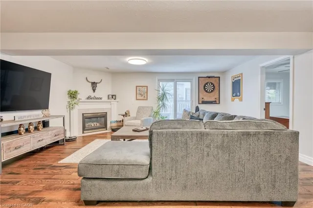 Additional image 27 of 31 Bolzano Crt