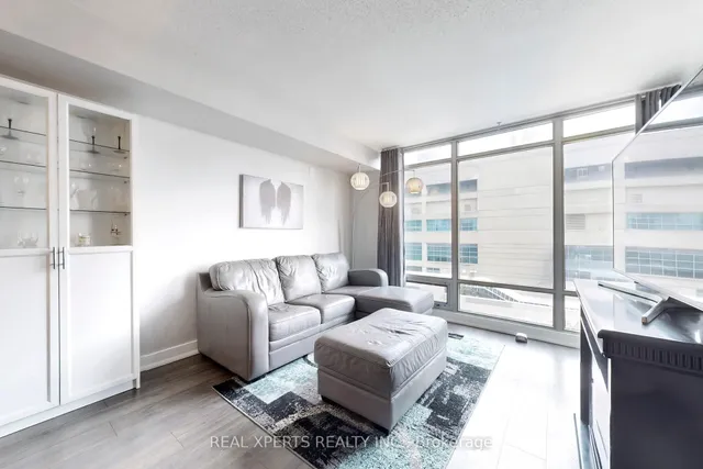 Additional image 4 of 81 Navy Wharf Crt Unit 901