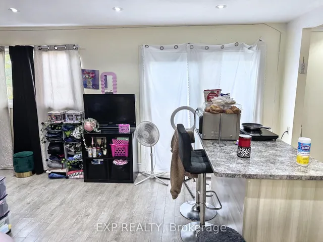 Additional image 19 of 28 Poinsettia Pl