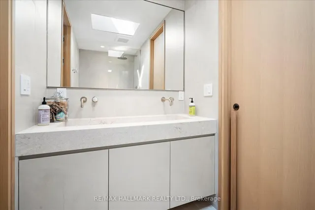 Additional image 29 of 31 Redwood Ave