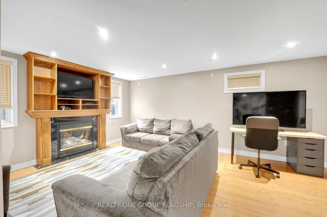 Additional image 38 of 1128 Knotty Pine Grve