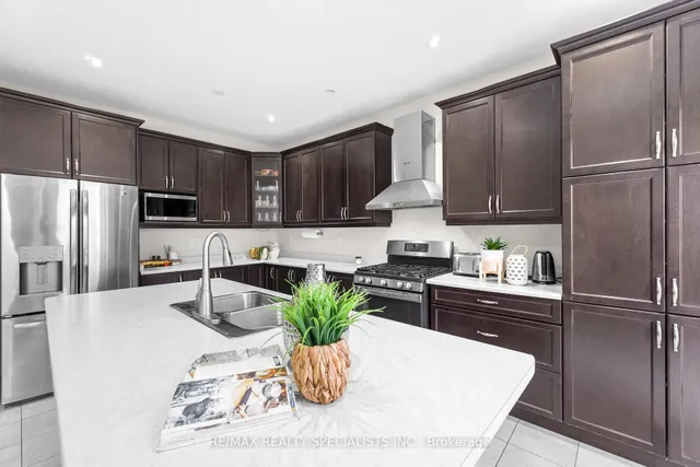 Additional image 8 of 19 Troyer St