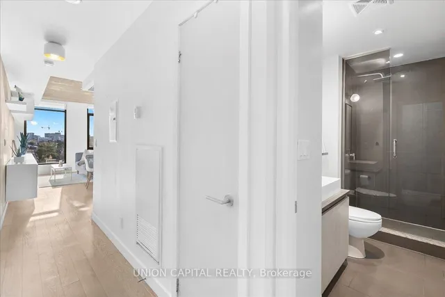 Additional image 10 of 111 Bathurst St Unit 505