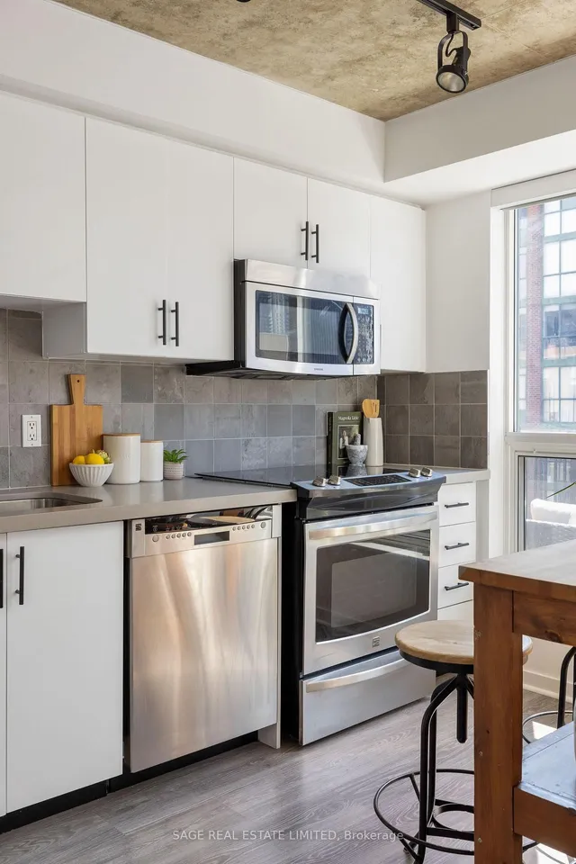 Additional image 15 of 800 King St Unit 811