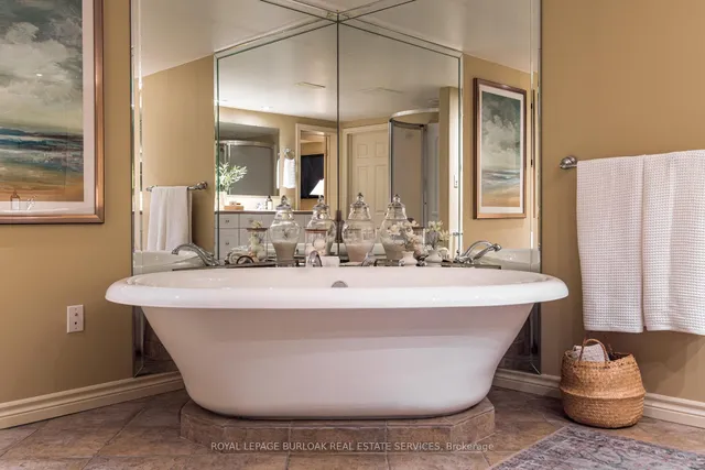 Additional image 29 of 724 Kingsway Dr