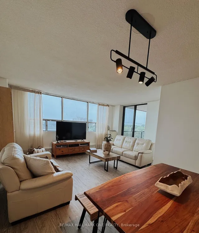 Additional image 3 of 45 Sunrise Ave Unit 904