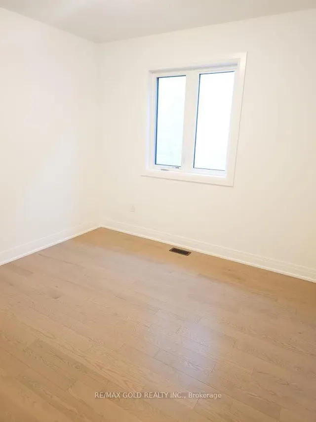 Additional image 20 of 1459 Whitock Ave