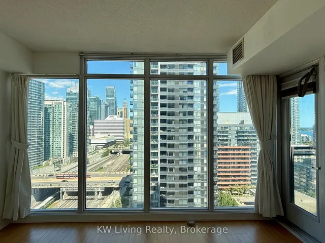 Additional image 28 of 25 Capreol Crt Unit 2002