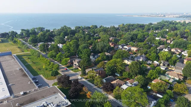 Additional image 3 of 50 Twenty Third St