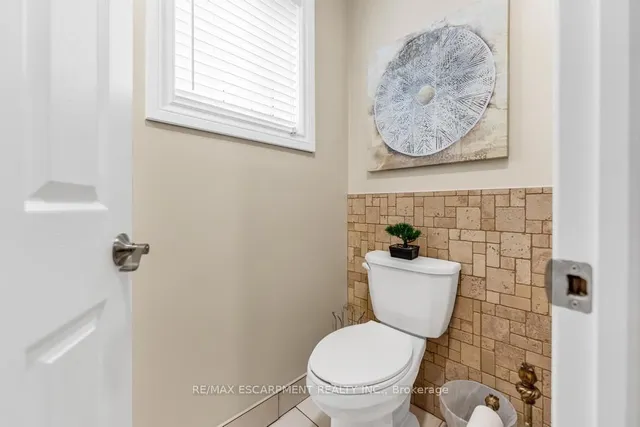 Additional image 12 of 650 Acadia Dr