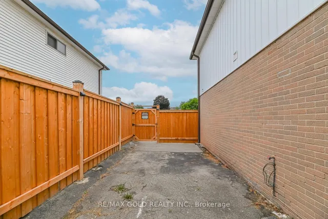 Additional image 38 of 81 Drake Blvd