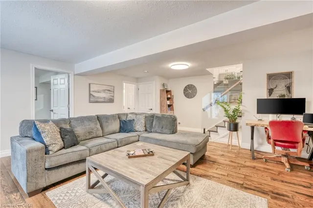 Additional image 30 of 31 Bolzano Crt