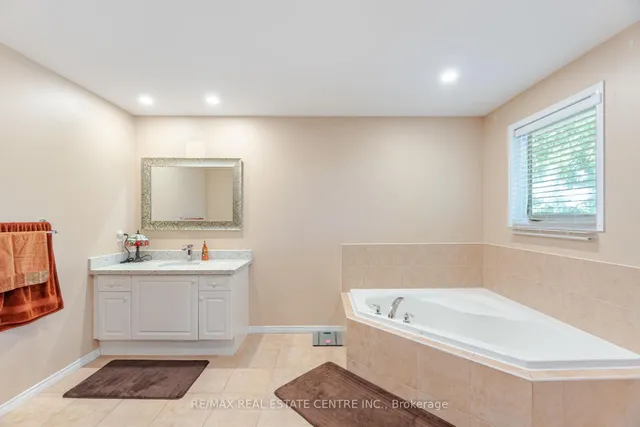 Additional image 23 of 35 Pantano Dr