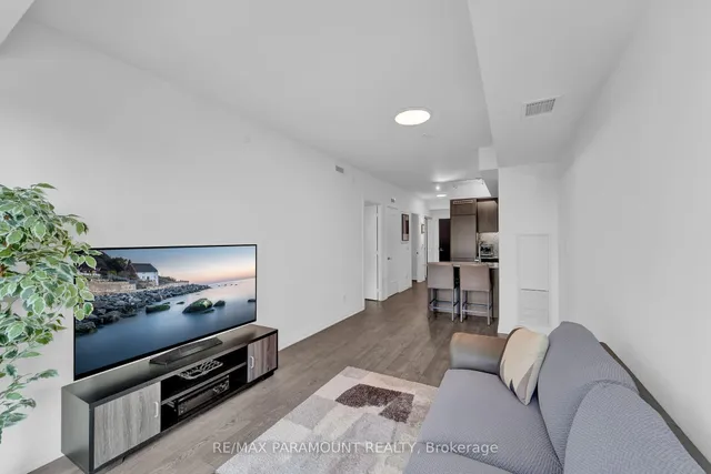 Additional image 8 of 101 Erskine Ave Unit 418