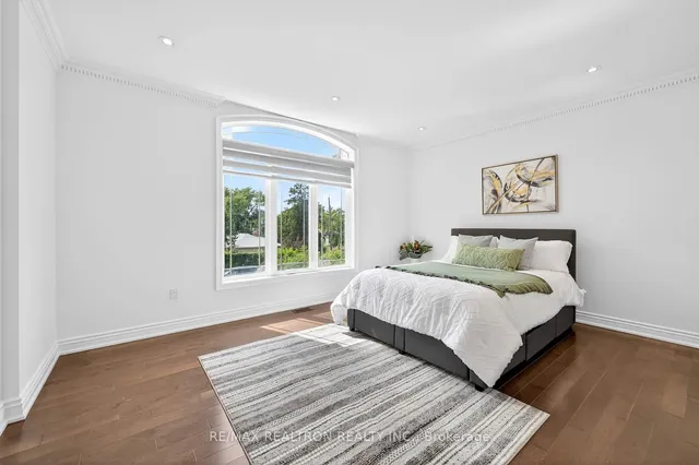 Additional image 28 of 63 Reidmount Ave