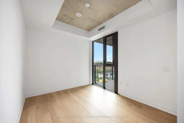 Additional image 3 of 2625 Dundas St Unit 610