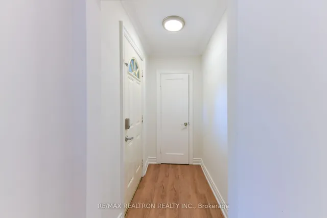 Additional image 4 of 150 Upper Canada Dr