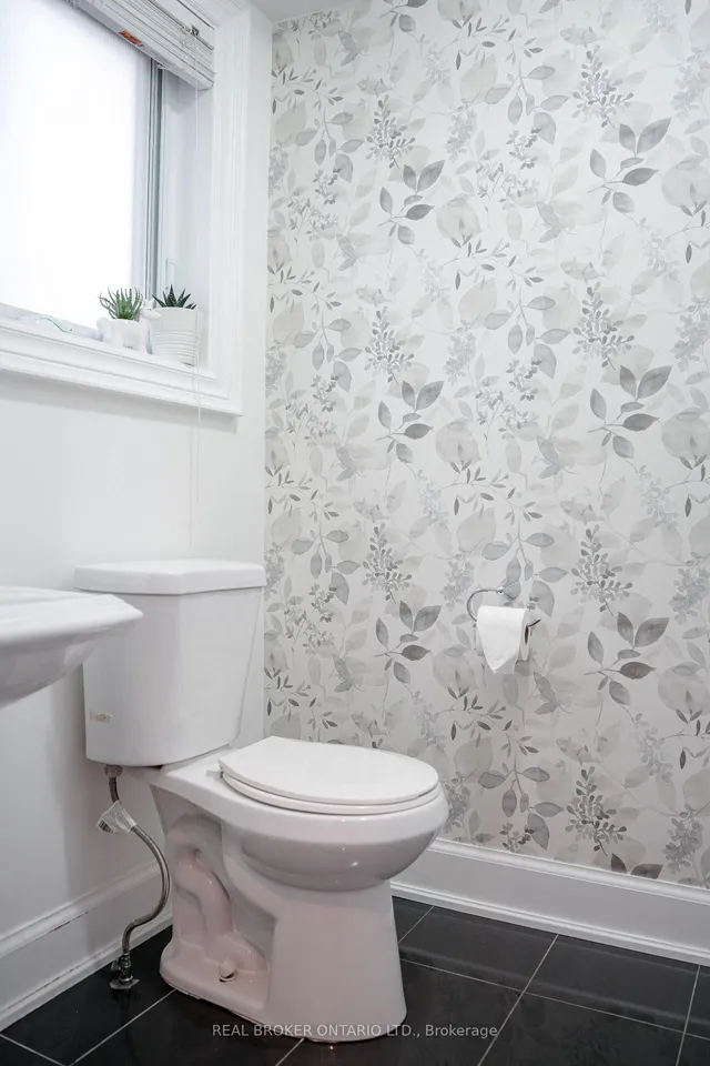 Additional image 12 of 393 Hansen RD North Rd