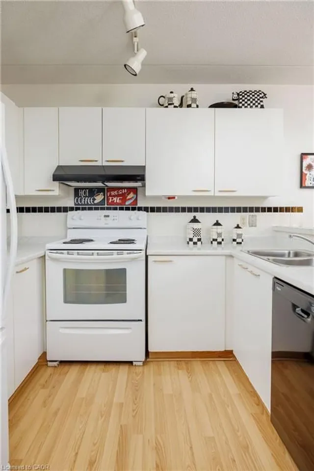 Additional image 8 of 2040 Cleaver Ave