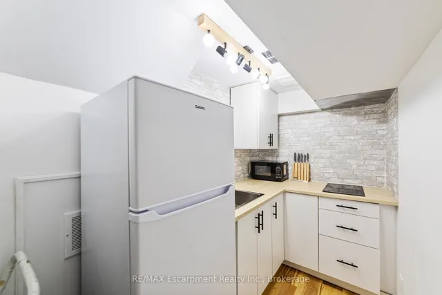 Additional image 27 of 1113 Riddell Cres