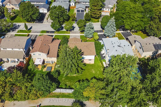 Additional image 30 of 594 Moorelands Cres