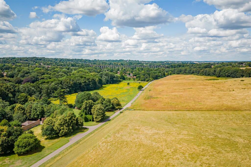 Additional image 27 of Tewin Water House, Tewin Water, Digswell
