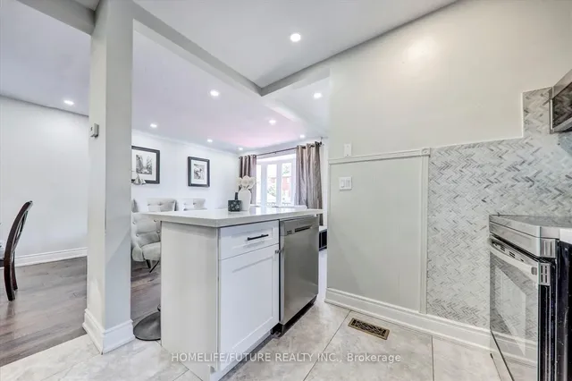 Additional image 16 of 26 North Bonnington Ave