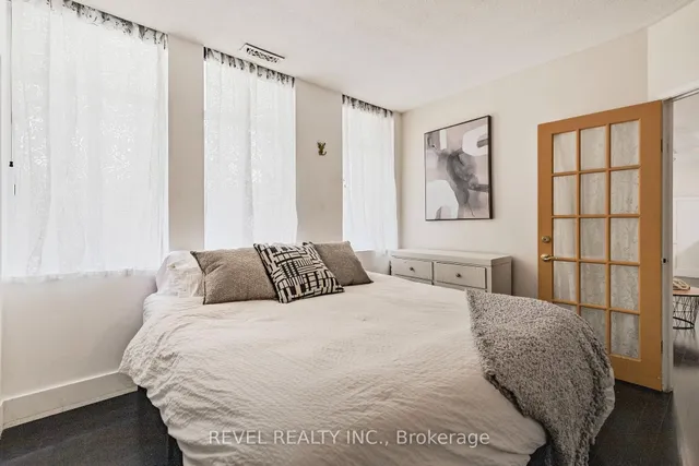 Additional image 20 of 36 James St Unit 803