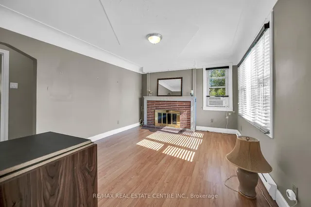 Additional image 9 of 894 Garth St