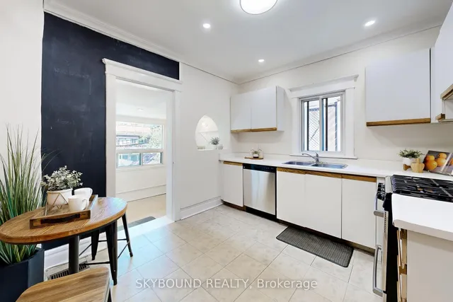 Additional image 27 of 50 Dearbourne Ave