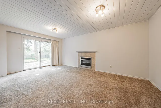 Additional image 10 of 594 Moorelands Cres