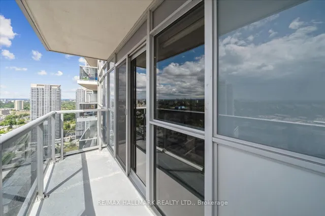 Additional image 36 of 125 Village Green Sq Unit 3006