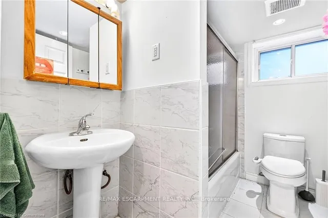 Additional image 42 of 111 Leland St