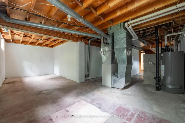 Additional image 31 of 1392 Royal Dr