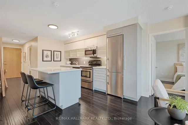 Additional image 24 of 1048 Broadview Ave Unit 302