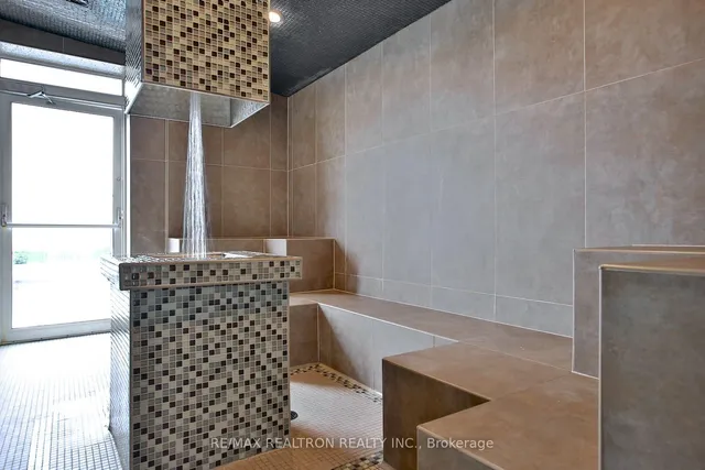 Additional image 36 of 3018 Yonge St Unit #204
