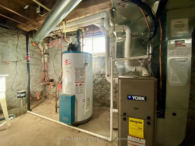 Additional image 27 of 358 Dundas St